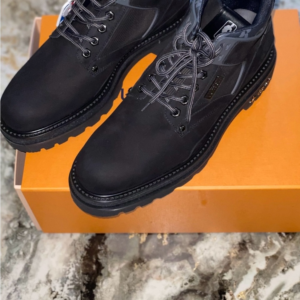 Louis Vuitton Black Rugged Boots with Chunky Sole - Picture 16 of 16